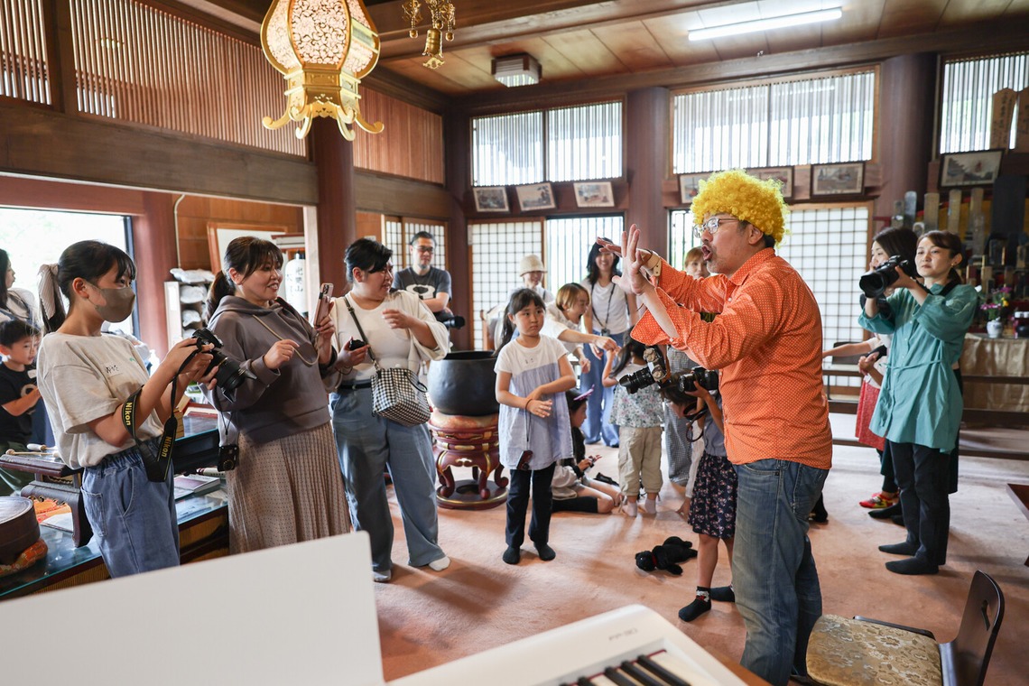 ちずカメラが撮影した「写真家　橘田龍馬さんの子供写真教室の様子」の写真