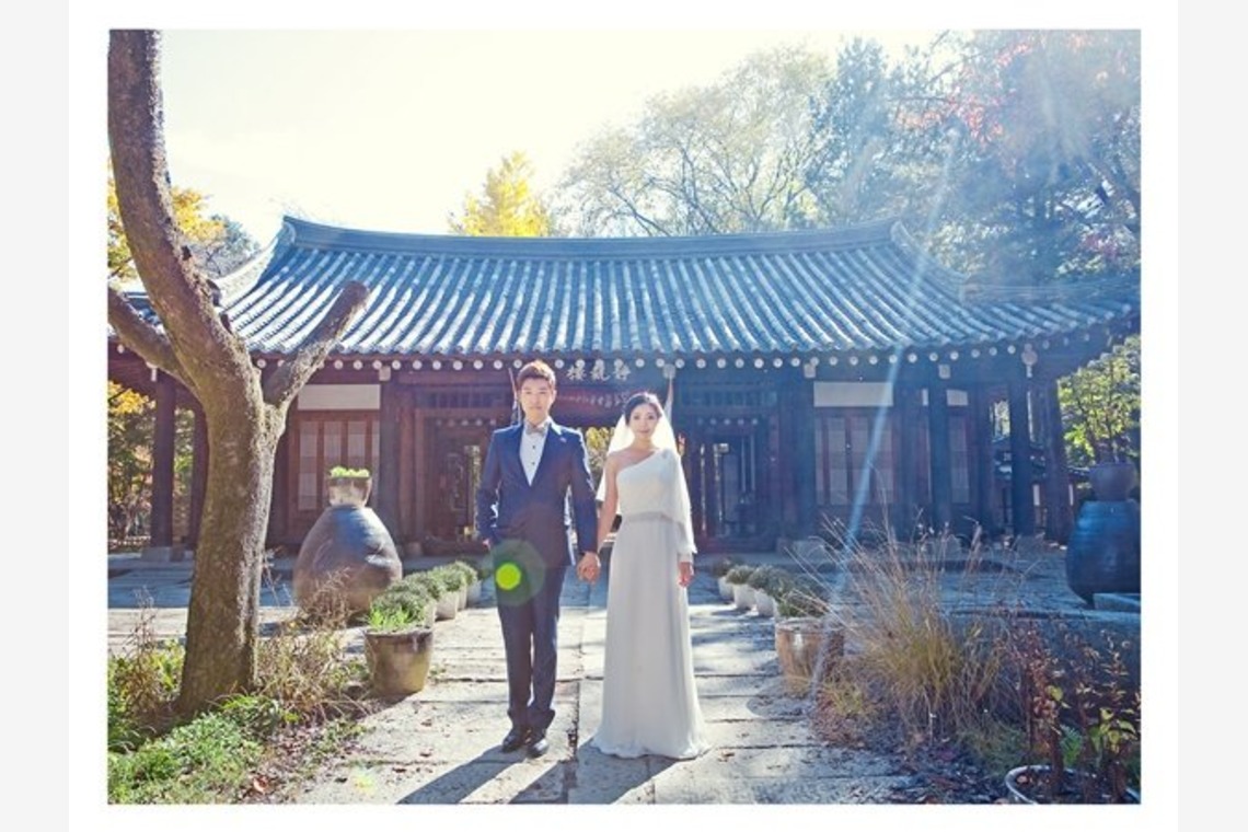 Photo of  taken by Wedding Howl 