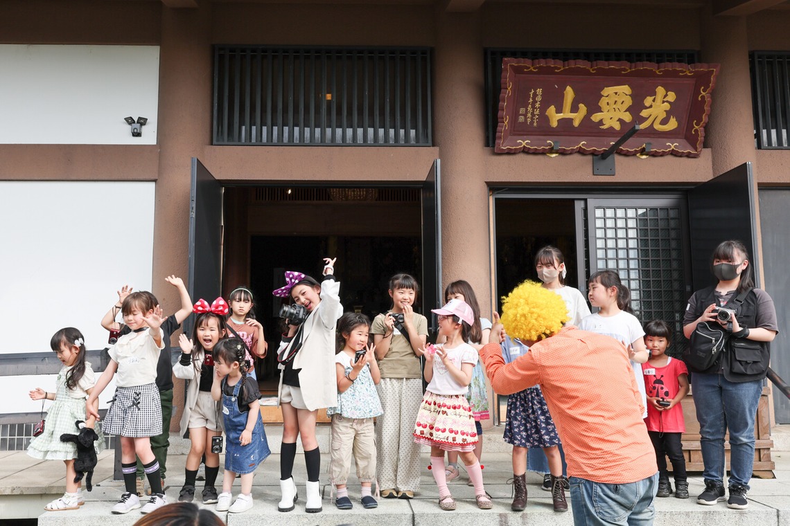 ちずカメラが撮影した「写真家　橘田龍馬さんの子供写真教室の様子」の写真