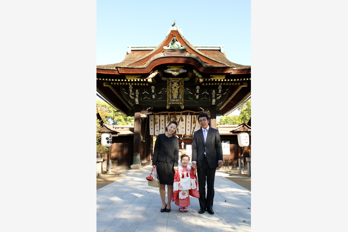 スマイルハンターが出張撮影した家族写真(キッズ,ベビーフォト)などが写った「七五三ロケーション撮影」の家族写真