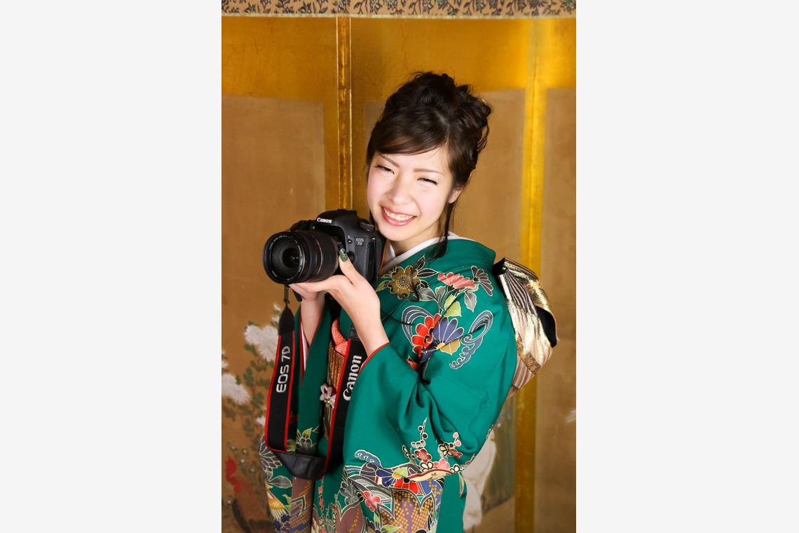 スマイルハンターが出張撮影した家族写真(キッズ,ベビーフォト)などが写った「成人式フォト」の家族写真