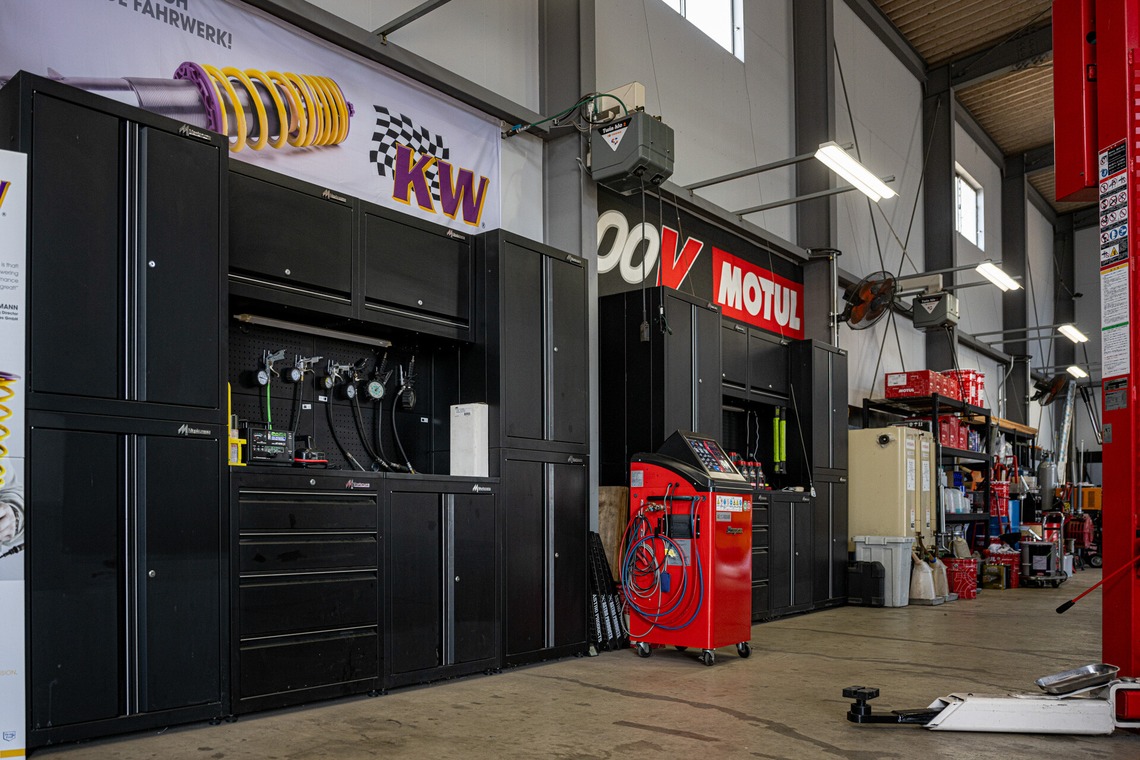 吉田佳央が撮影した「自動車修理工場コーポレートサイト撮影」の写真