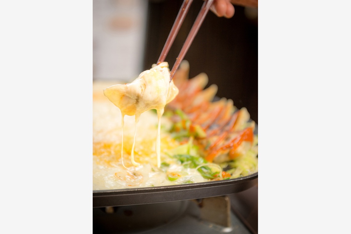 吉田佳央が撮影した写真のアルバム「フード・ドリンク」