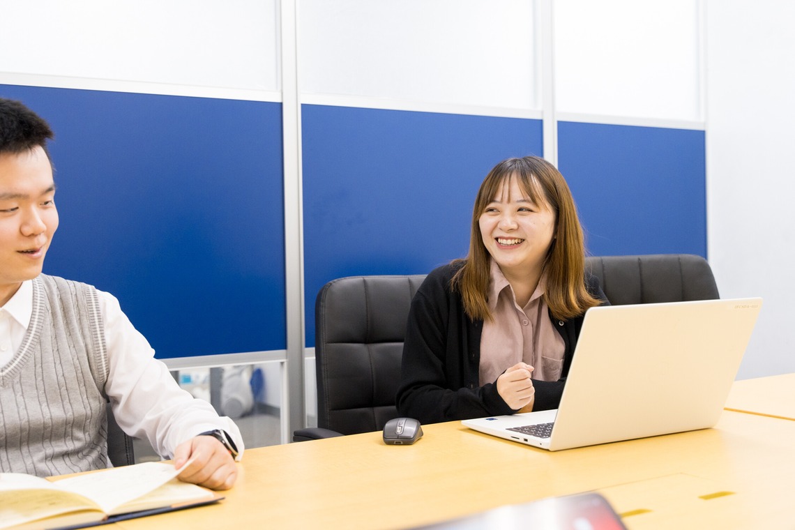高田晃司が撮影した「オフィス撮影」の写真