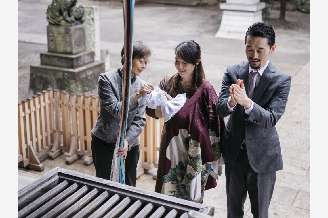 植村由理が撮影した前撮り/後撮り出張撮影のアルバム「お宮参り at 代々木八幡宮」