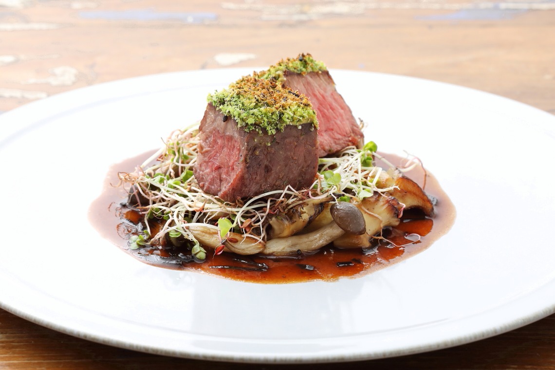 森安　照が撮影した「ステーキ・肉料理」の写真