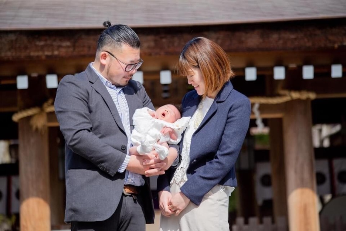 中井企画が出張撮影した家族写真(キッズ,ベビーフォト)などが写った「お宮参り/ご自宅での家族写真」の家族写真