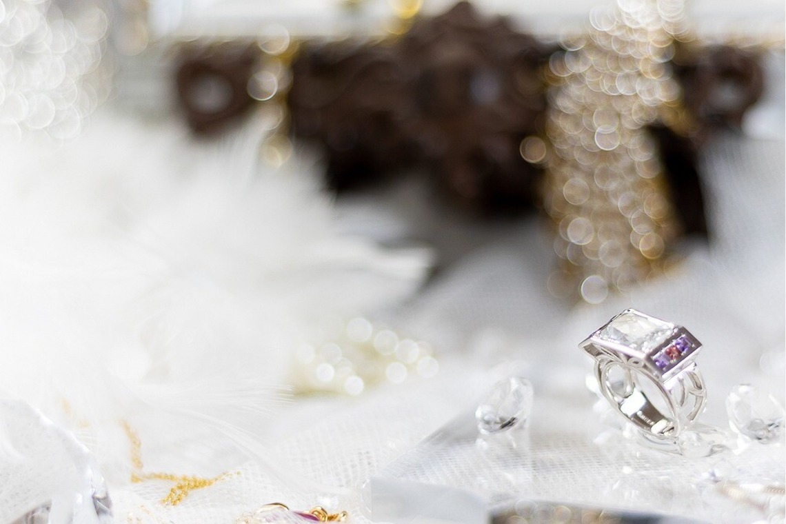 世登理恵が撮影した「ジュエリー」の写真