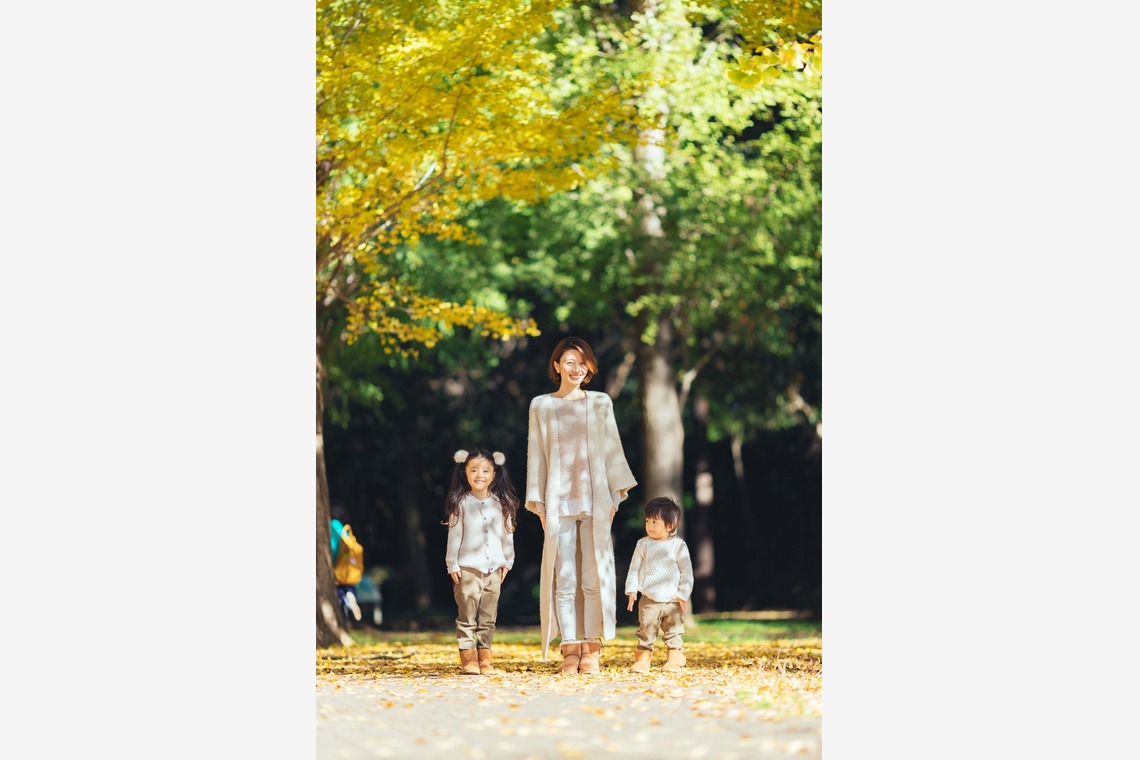 KOBASHOが出張撮影した家族写真(キッズ,ベビーフォト)などが写った「エミリィ紅葉撮影会」の家族写真