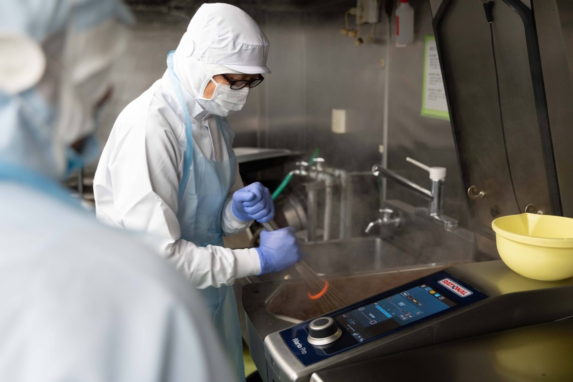 曽川拓哉が撮影した写真のアルバム「お弁当工場」