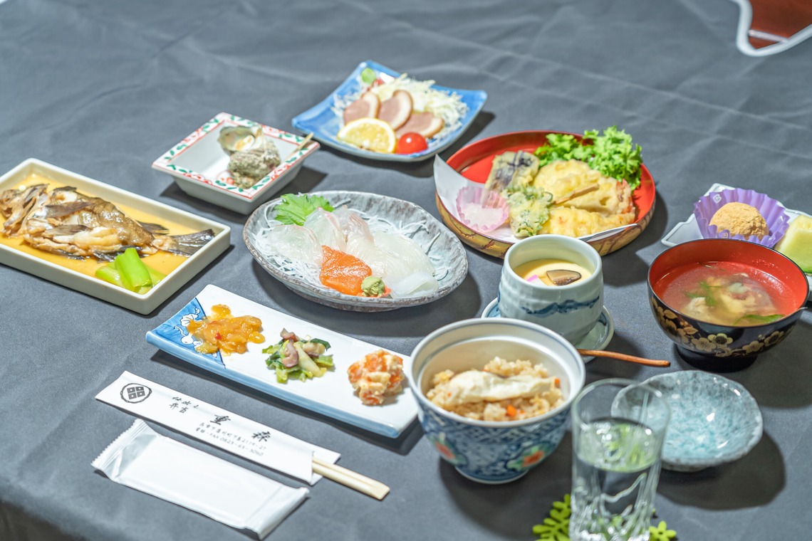 武内ピクチャーズが撮影した写真のアルバム「テーブルフォト」