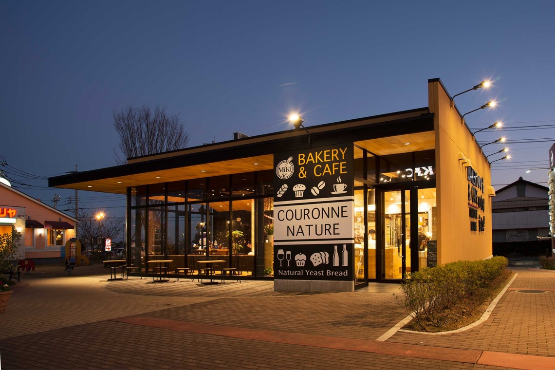 佳川奈央が撮影した写真のアルバム「建築物」