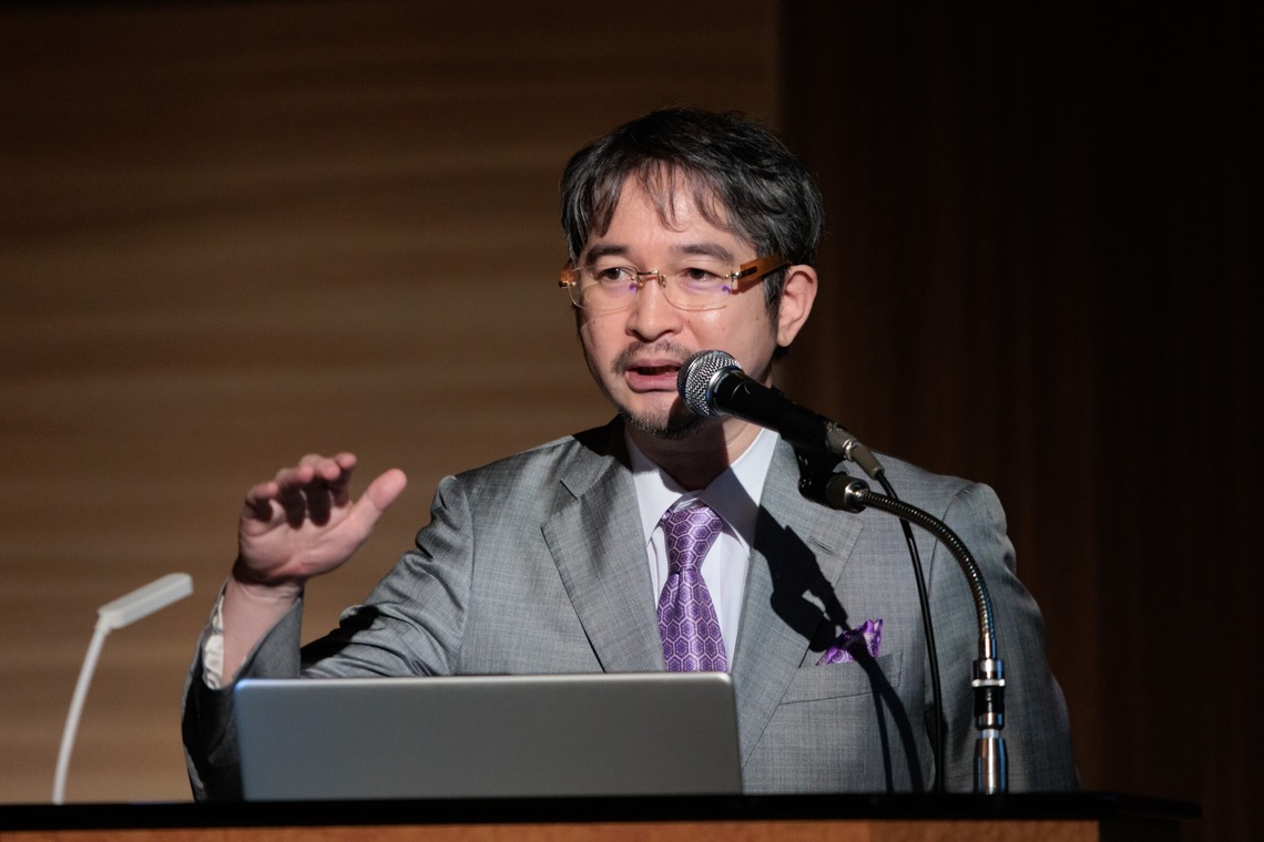 イトウ　ノブミチが撮影した「周年パーティと100人集合写真」の写真