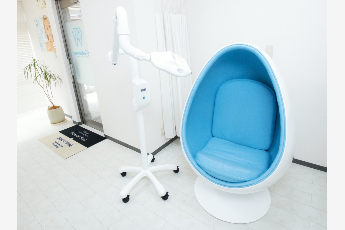 三好治輝が撮影した写真のアルバム「ホワイトニングサロン」