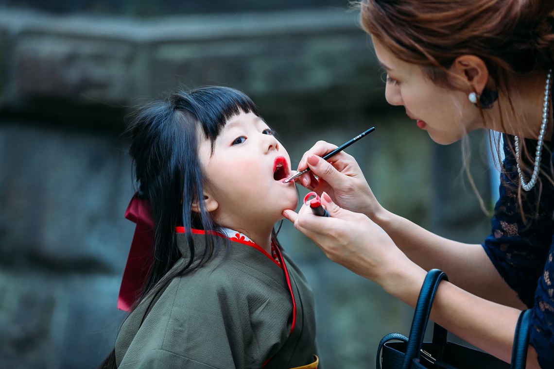 出張撮影HUG TIMEが出張撮影した家族写真(キッズ,ベビーフォト)などが写った「七五三お詣り撮影〜多摩浅間神社〜」の家族写真