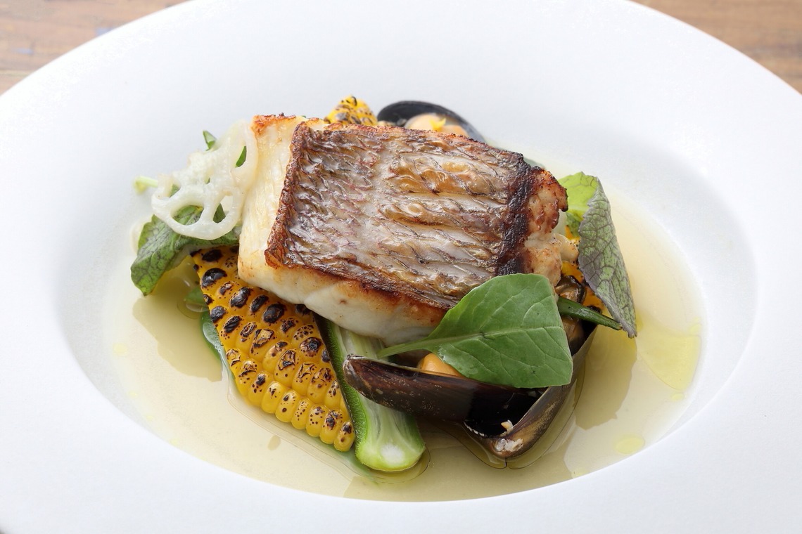 森安　照が撮影した写真のアルバム「ビストロ・メニュー」