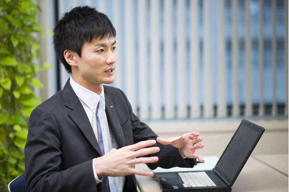 本郷直人が撮影した写真のアルバム「人物　インタビュー」