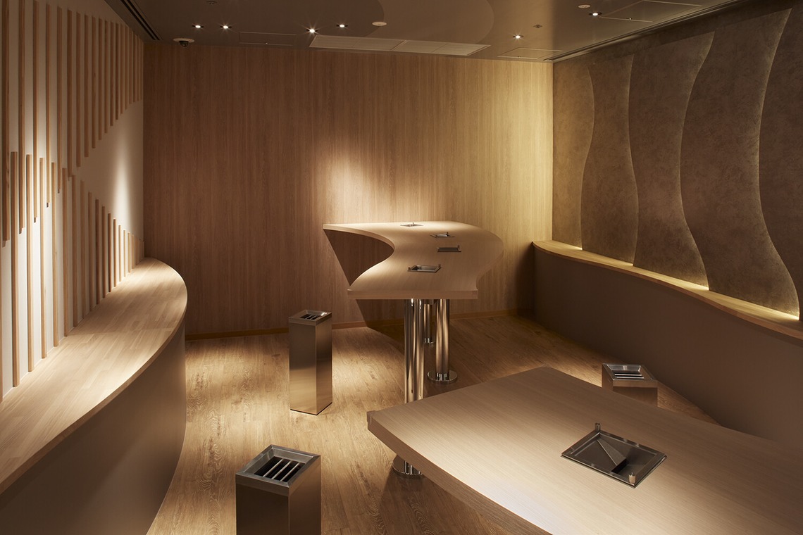 岩瀬泰治が撮影した写真のアルバム「内観写真」