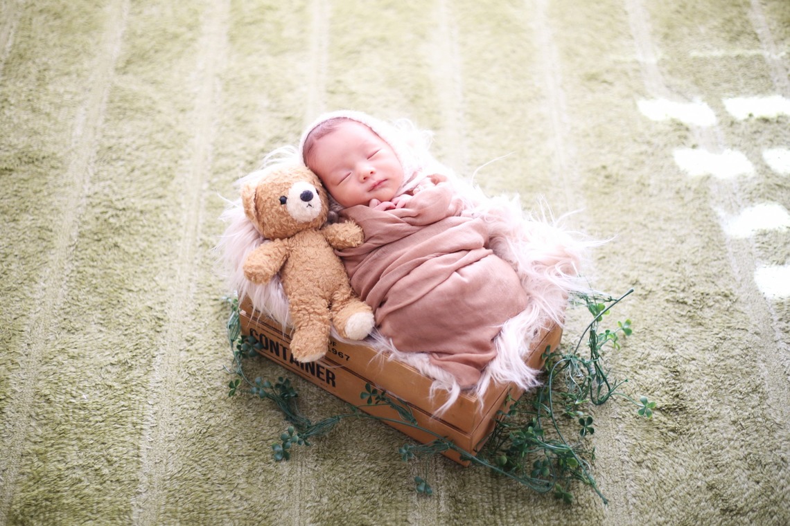 出張撮影HUG TIMEが撮影した「ニューボーンフォト＠ご自宅」の写真