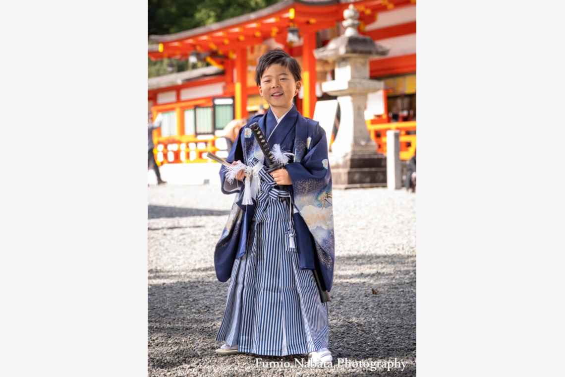 名畑文巨写真事務所が出張撮影した家族写真(キッズ,ベビーフォト)などが写った「出張撮影七五三・お宮詣り」の家族写真