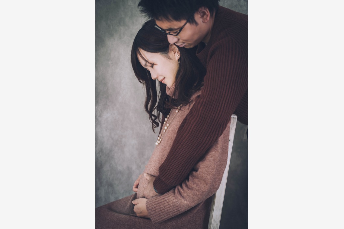 Photo Design CRIEが出張撮影した家族写真(キッズ,ベビーフォト)などが写った「マタニティ・ニューボーン」の家族写真