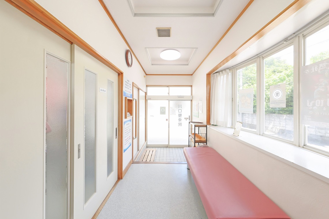 天野康弘が撮影した写真のアルバム「クリニック」