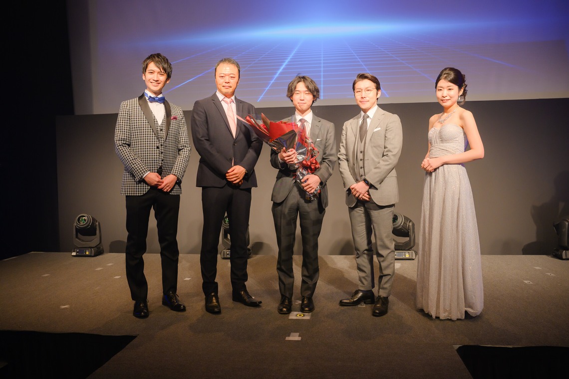 上野貢希が撮影した「企業総会写真撮影」の写真