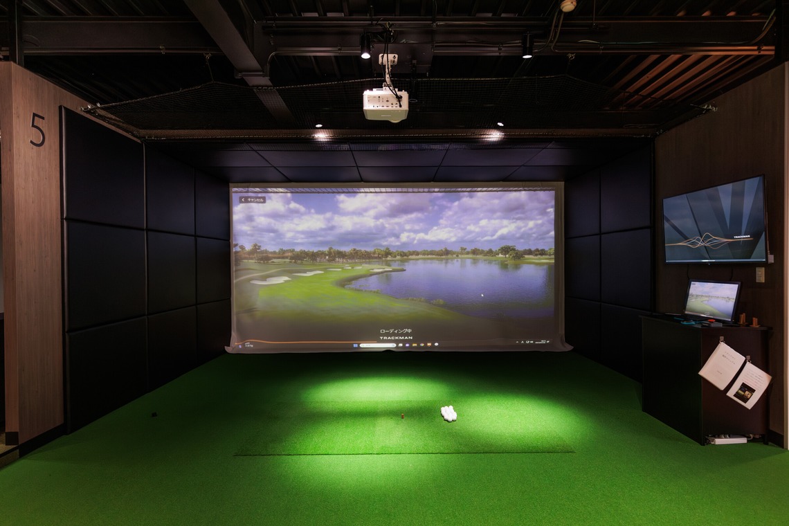 イトウ　ノブミチが撮影した「インドアゴルフ練習場撮影例_01」の写真