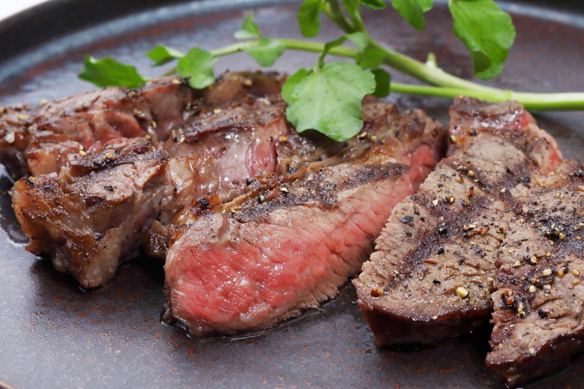 森安　照が撮影した「焼き肉弁当・肉料理」の写真