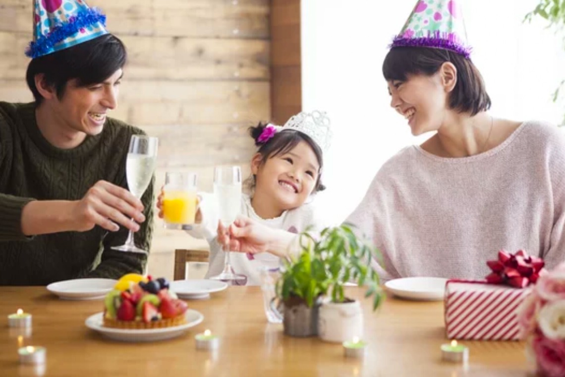 CREATIVE HOUSEが撮影した家族写真の出張撮影のアルバム「バースデーフォト」
