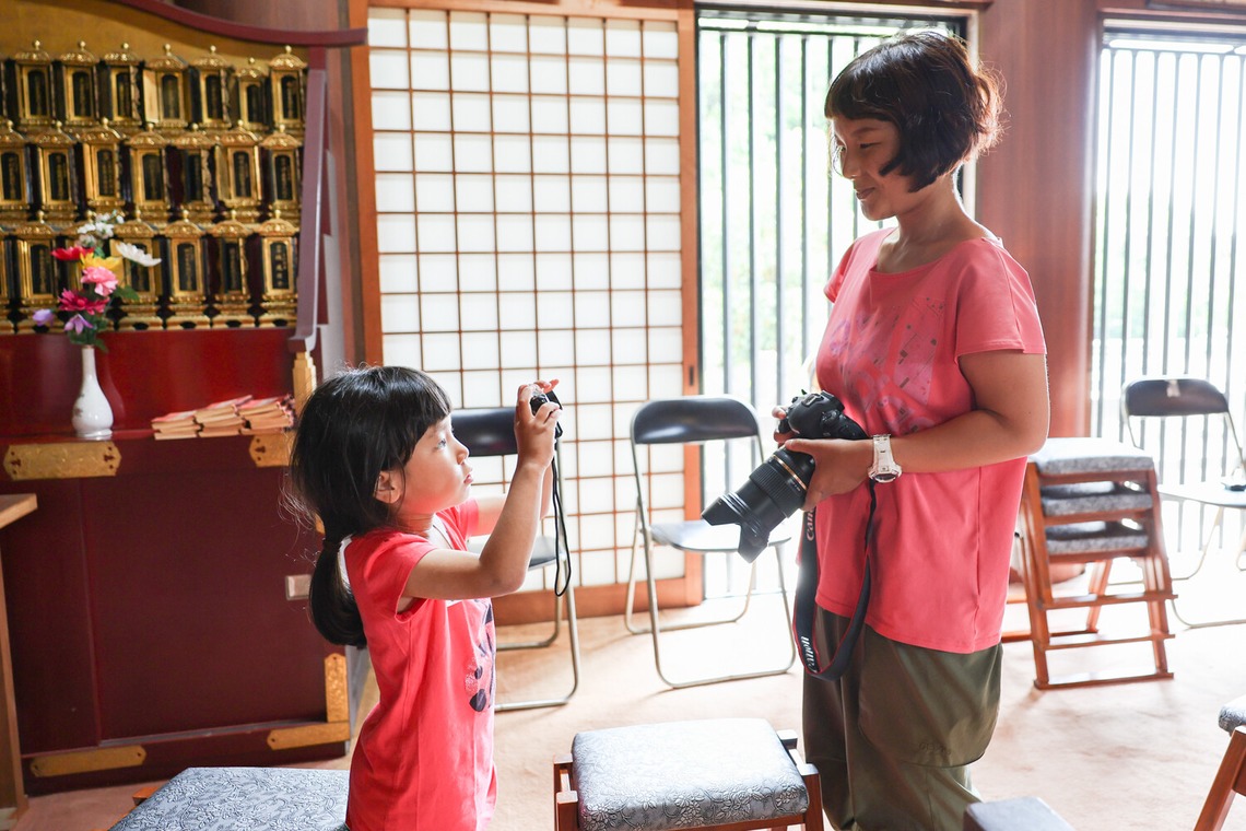 ちずカメラが撮影した「写真家　橘田龍馬さんの子供写真教室の様子」の写真