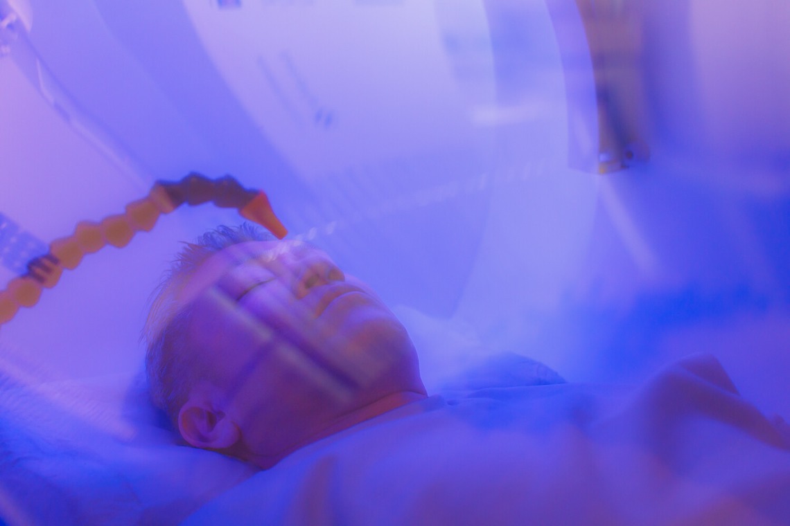 Yusuke Usuiが撮影した「水素カプセル MOPI 内観・人物撮影」の写真