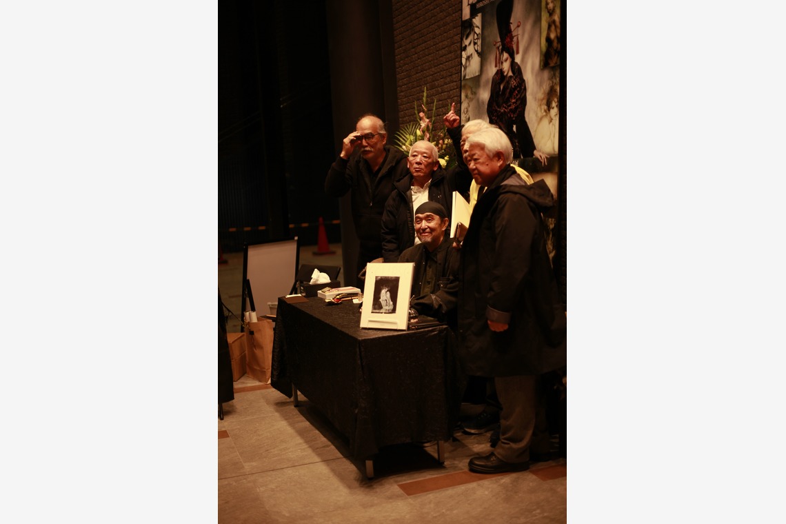 写真屋gonree　阿波根里恵が撮影した写真のアルバム「野波浩 作品展 「ELEMENTS」」