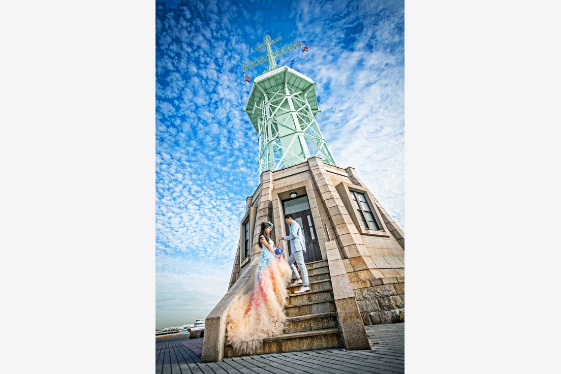 伊坂謙が撮影した写真のアルバム「ドラマチック大阪神戸」