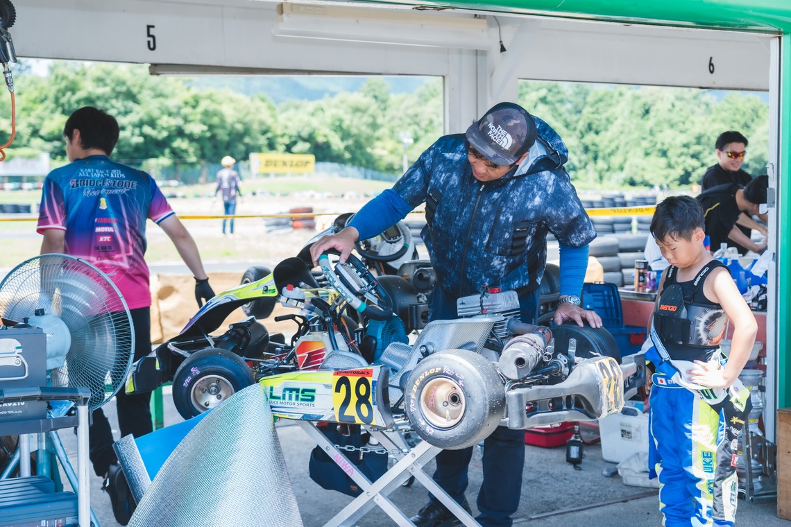 杏度りゅうが撮影した写真のアルバム「カートレース撮影」