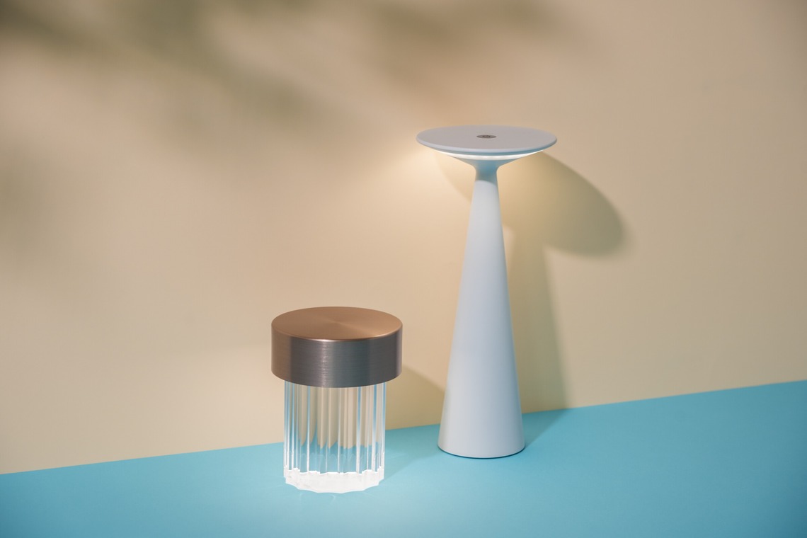 笠井鉄正写真事務所が撮影した写真のアルバム「商業施設館内紙撮影」