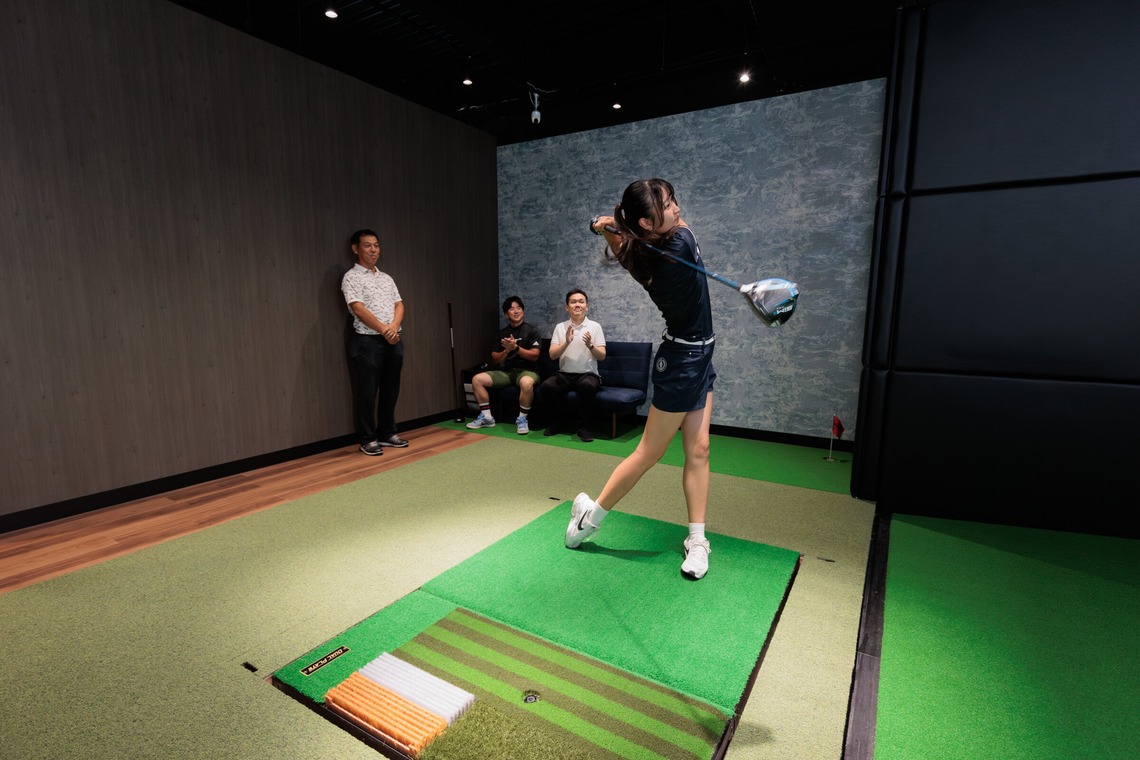 イトウ　ノブミチが撮影した「インドアゴルフ練習場撮影例_01」の写真