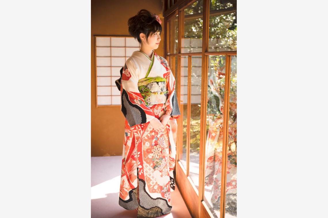 富岡 そよぎが出張撮影した家族写真(キッズ,ベビーフォト)などが写った「日本庭園、和室での成人式撮影」の家族写真