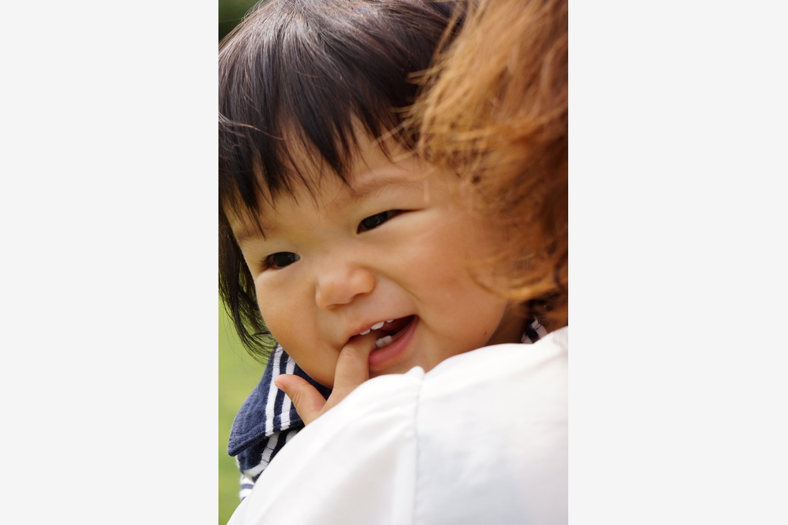 出張撮影のメモリーズが出張撮影した家族写真(キッズ,ベビーフォト)などが写った「ファミリーフォト-アラカルト」の家族写真