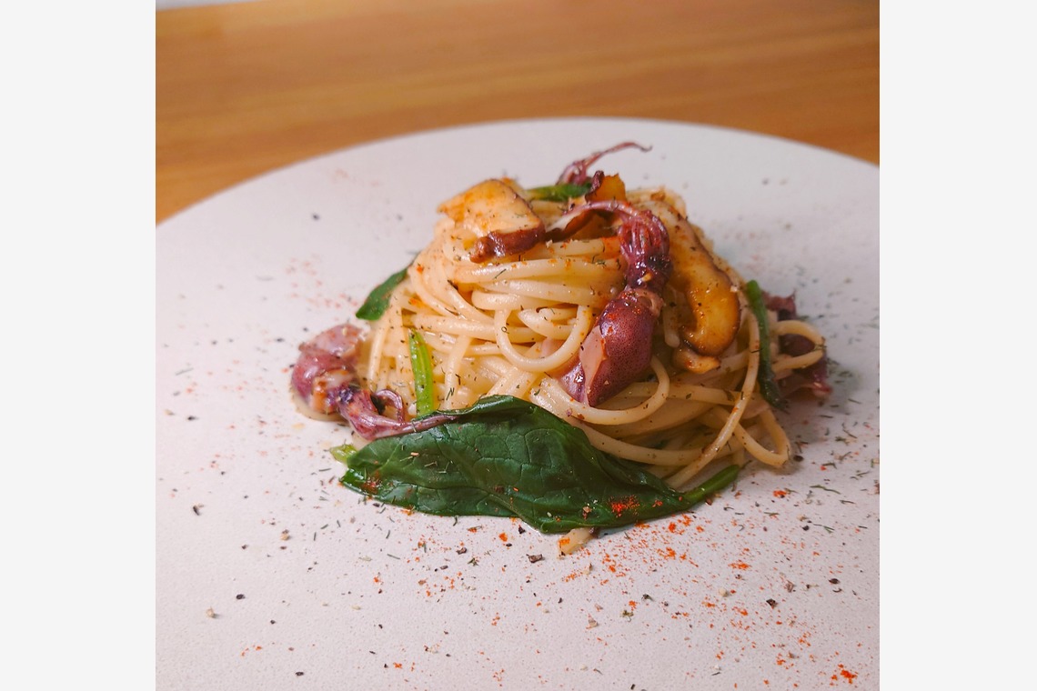 Eugene Watanabeが撮影した写真のアルバム「Food」