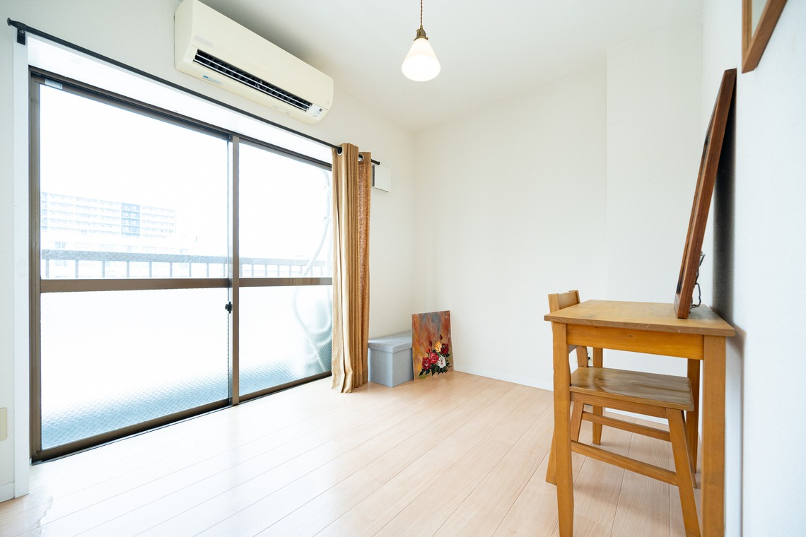 佐藤政彦が撮影した写真のアルバム「民泊撮影」