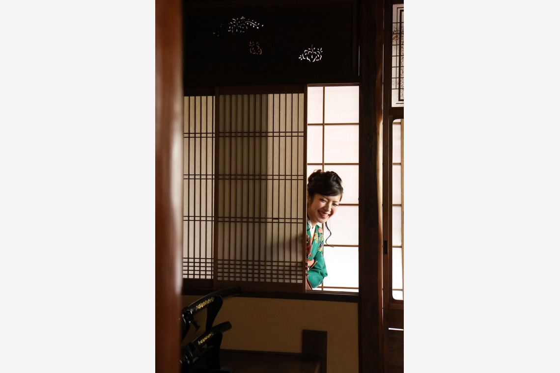 スマイルハンターが出張撮影した家族写真(キッズ,ベビーフォト)などが写った「成人式フォト」の家族写真