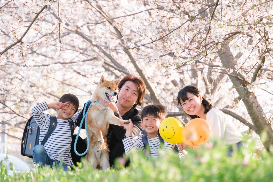 高夏写真店が出張撮影した家族写真(キッズ,ベビーフォト)などが写った「家族写真の撮影」の家族写真