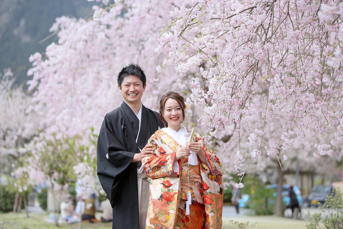 KIKIウェディングが撮影した「サクラとお城と打ち掛け」の写真