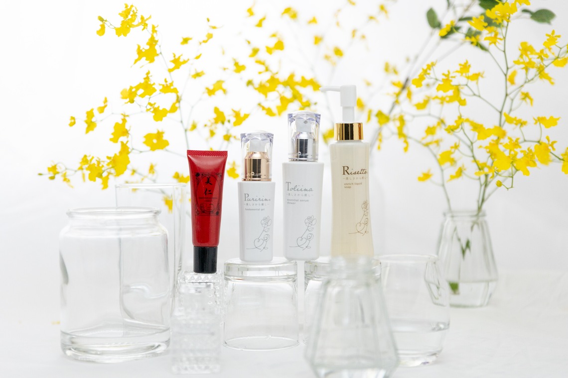 中島三季子が撮影した写真のアルバム「商品撮影」