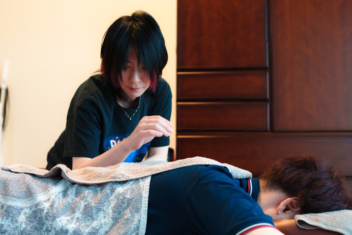 遠藤雄介・JEADO Worksが撮影した「整体師などの施術の撮影」の写真
