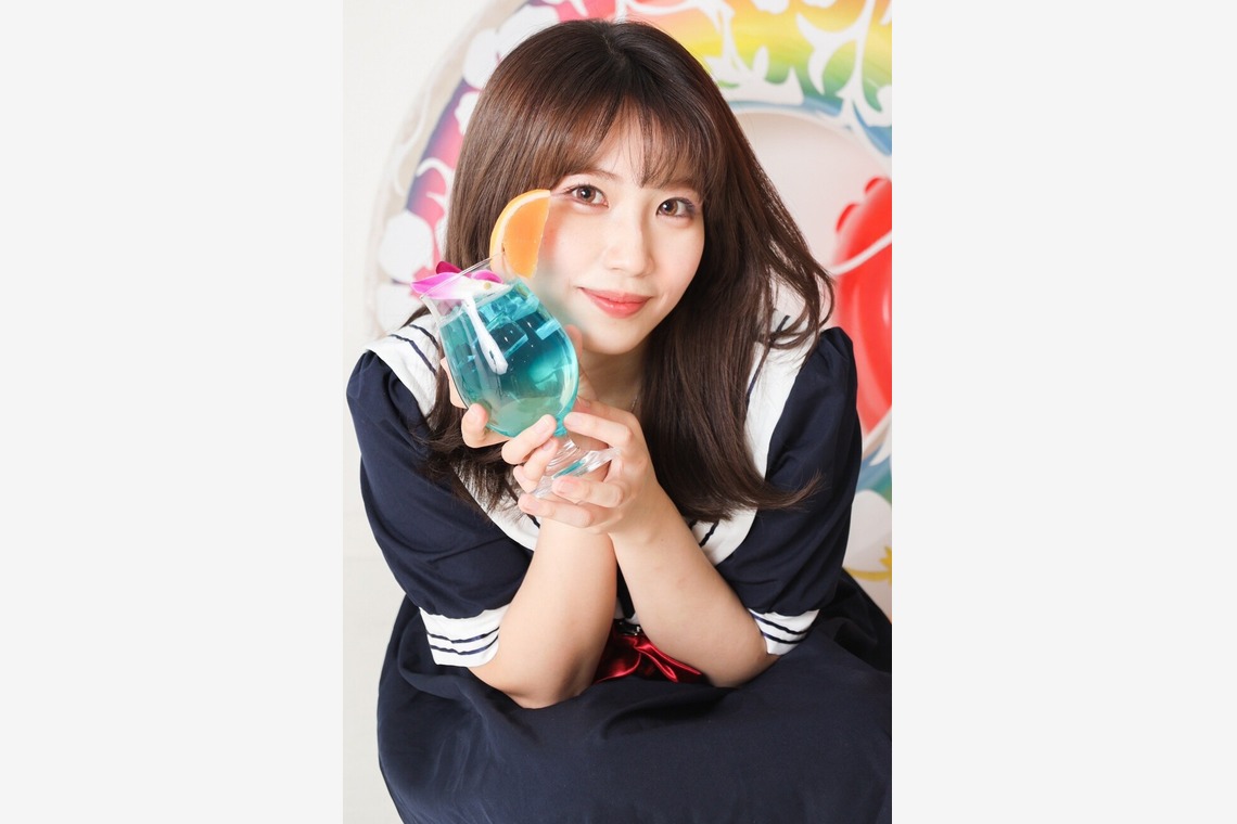 森優希が撮影した写真のアルバム「MaidCafe Selene」