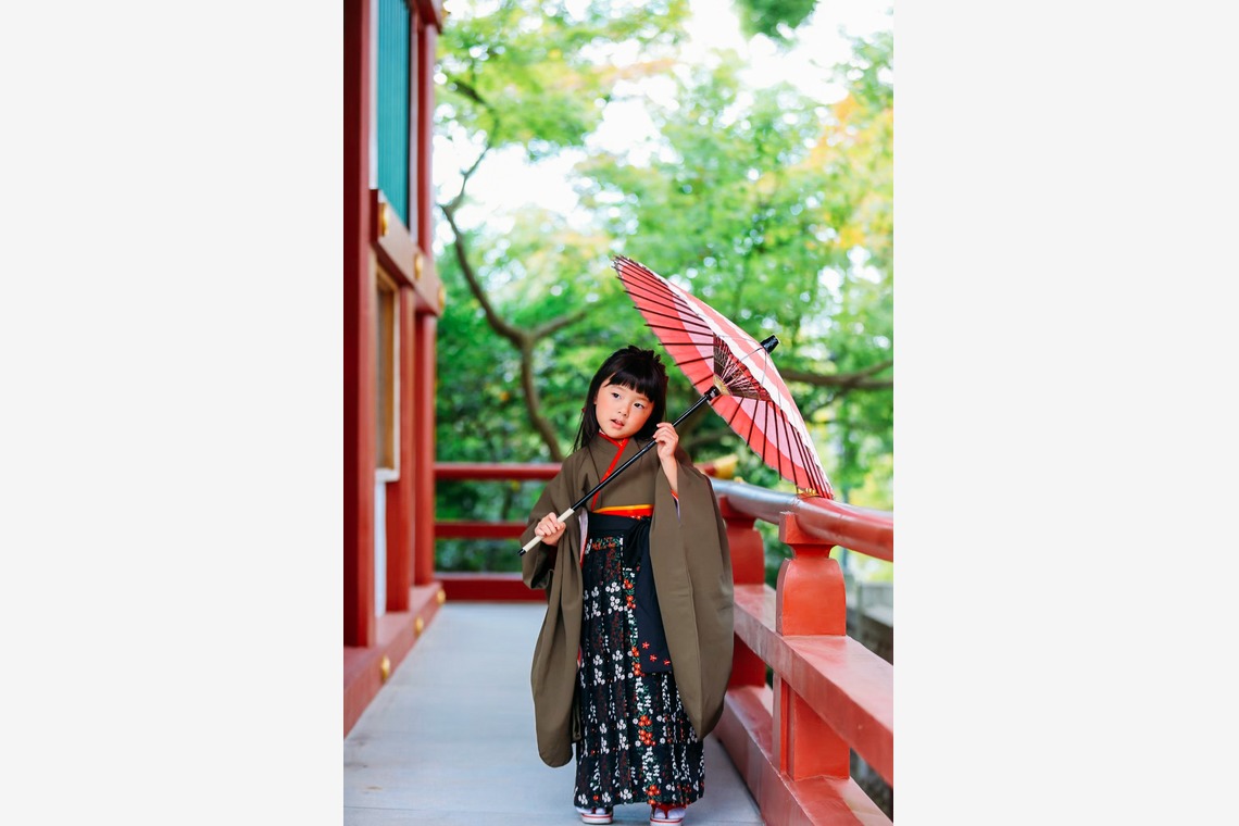 出張撮影HUG TIMEが撮影した「七五三お詣り撮影〜多摩浅間神社〜」の写真