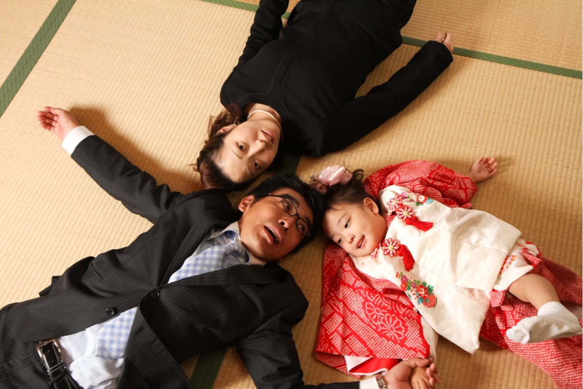 スマイルハンターが出張撮影した家族写真(キッズ,ベビーフォト)などが写った「七五三ロケーション撮影」の家族写真