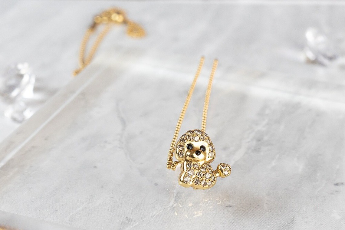 世登理恵が撮影した写真のアルバム「ジュエリー」